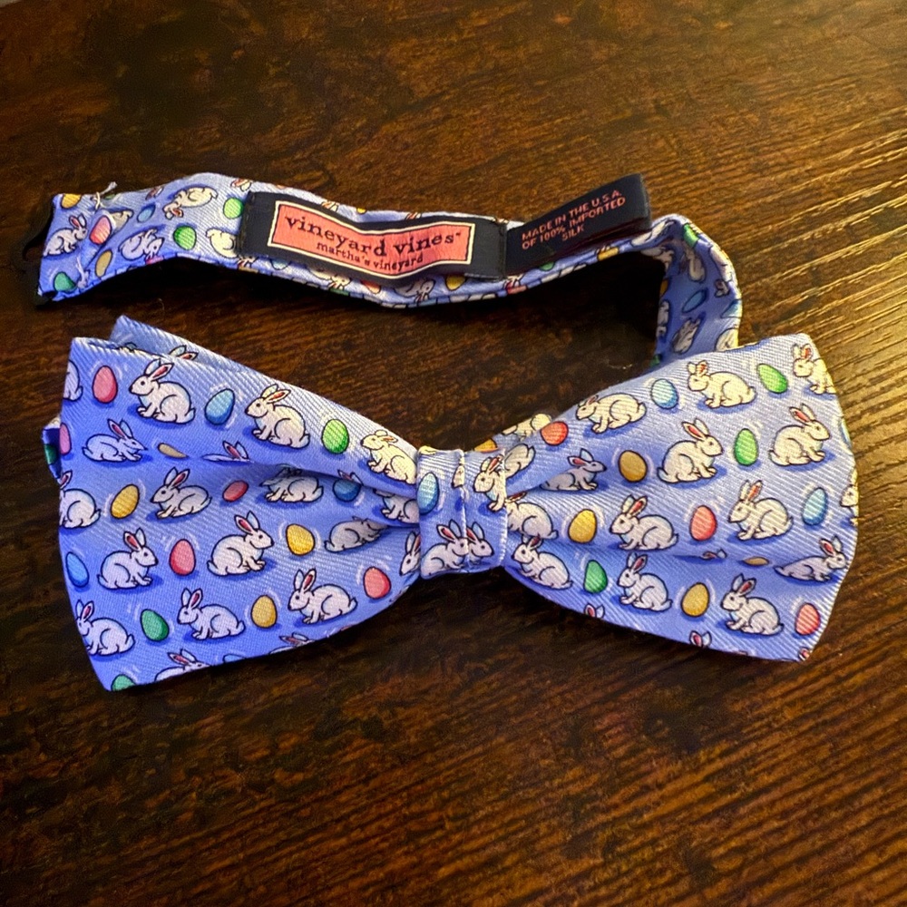 Vineyard Vines Boys bow tie